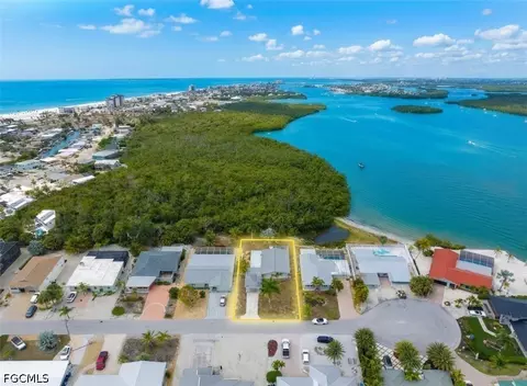 455 Donora Blvd, Fort Myers Beach, FL 33931