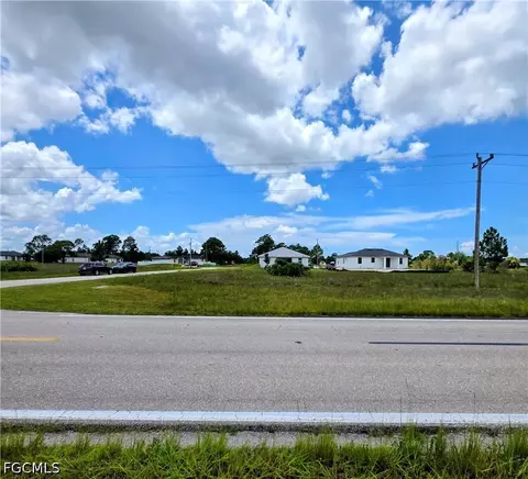 926 Columbus Blvd, Lehigh Acres, FL 33974