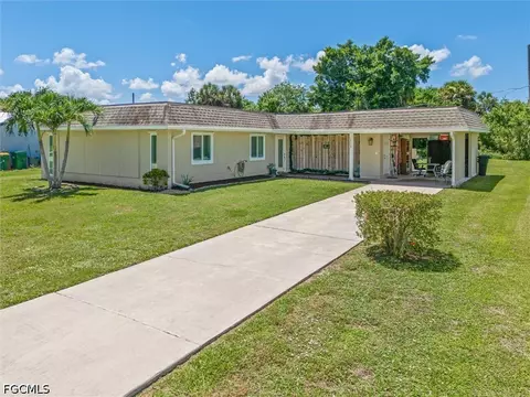18579 Robinson Ave, Port Charlotte, FL 33948