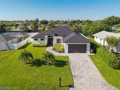 920 SE 15th Ter, Cape Coral, FL 33990