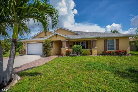 201 NE 17th Ter, Cape Coral, FL 33909