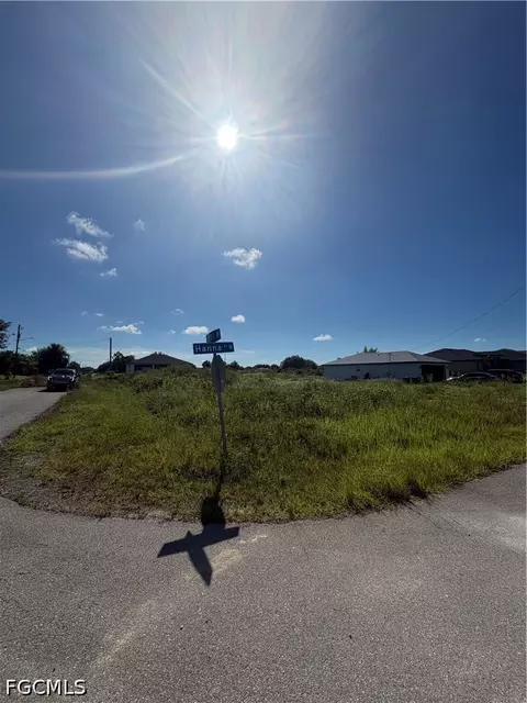 6014 Hanna Ave N, Lehigh Acres, FL 33971