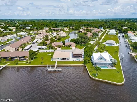 15475 Admiralty Cir, North Fort Myers, FL 33917