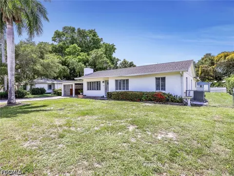 1645 Ardmore Rd, Fort Myers, FL 33901