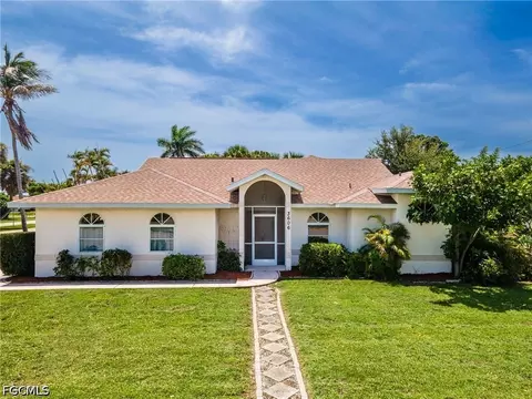 3606 Country Club Blvd, Cape Coral, FL 33904