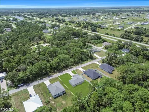 View/Area - 8031 Sandy Cir, Labelle, FL 33935 photo 7 of 14