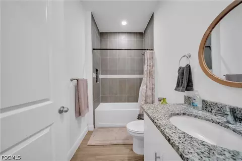 Bath - 8031 Sandy Cir, Labelle, FL 33935 photo 5 of 6