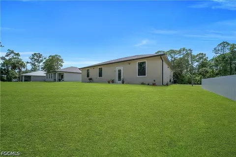 Exterior - 8031 Sandy Cir, Labelle, FL 33935 photo 3 of 4