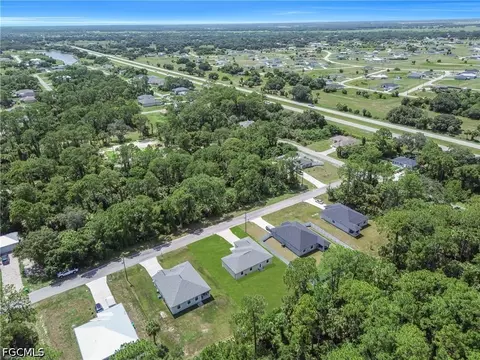 View/Area - 8031 Sandy Cir, Labelle, FL 33935 photo 6 of 14