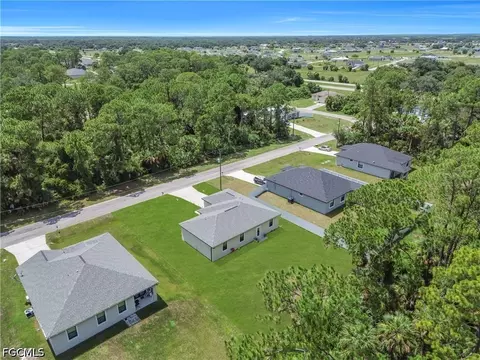 View/Area - 8031 Sandy Cir, Labelle, FL 33935 photo 12 of 14