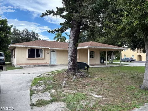 1891 Winkler Ave, Fort Myers, FL 33901