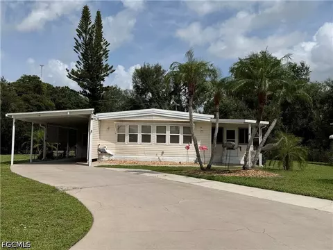 250 Santa Fe Trl, North Fort Myers, FL 33917