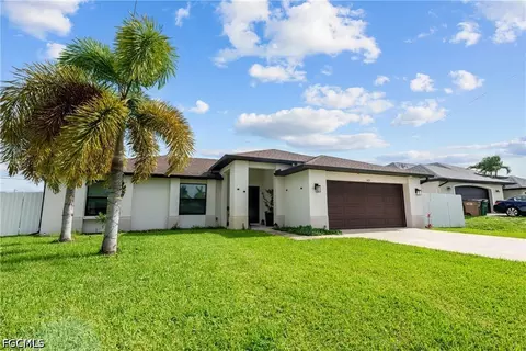 623 SE 3rd St, Cape Coral, FL 33990
