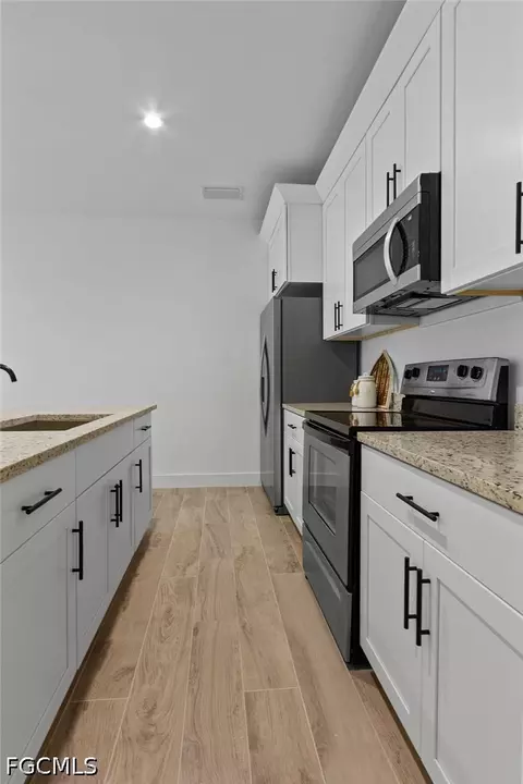 Kitchen - 2008 Robert Ave, Alva, FL 33920 photo 6 of 7