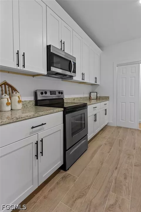 Kitchen - 2008 Robert Ave, Alva, FL 33920 photo 4 of 7