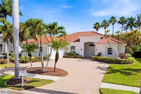 1817 Lagoon Ln, Cape Coral, FL 33914