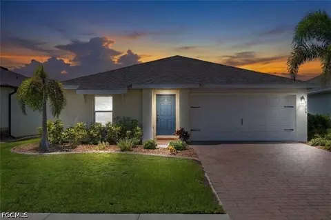 3166 Estancia Ln, Cape Coral, FL 33909
