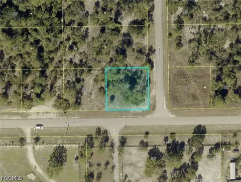 4007 E 23rd St, Alva, FL 33920 photo 2