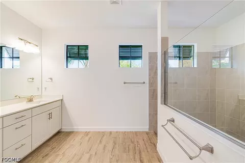 Bath - 20933 Napa Loop, Estero, FL 33928 photo 3 of 5