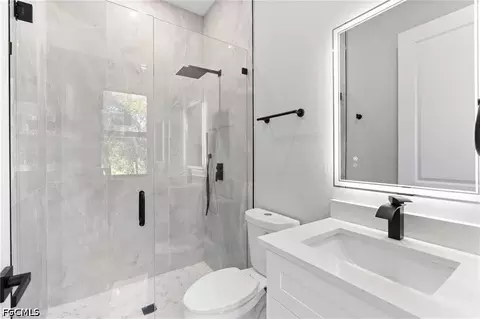 Bath - 3501 E 10th St, Lehigh Acres, FL 33972 photo 1 of 3