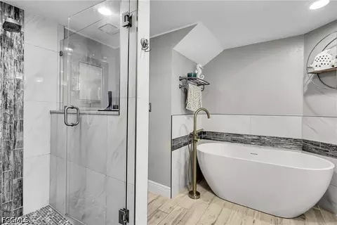 Bath - 4199 Jace Ct, Estero, FL 33928 photo 5 of 7