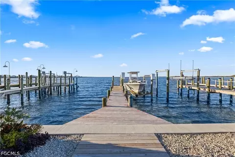 4278 Pine Island Rd NW, Matlacha, FL 33993