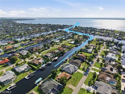 1907 SE 37th Ter, Cape Coral, FL 33904