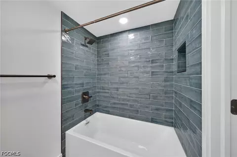 Bath - 1730 Bld Egle Dr #A, Naples, FL 34105 photo 2 of 3