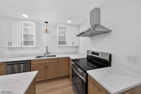 Kitchen - 1730 Bld Egle Dr #A, Naples, FL 34105 photo 3 of 8