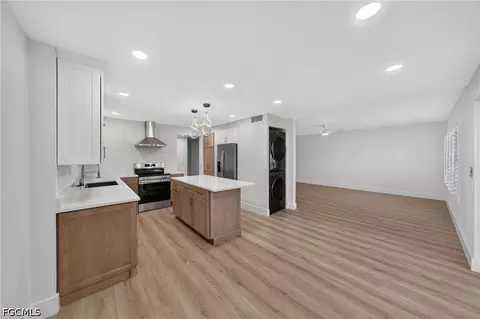 Kitchen - 1730 Bld Egle Dr #A, Naples, FL 34105 photo 6 of 8