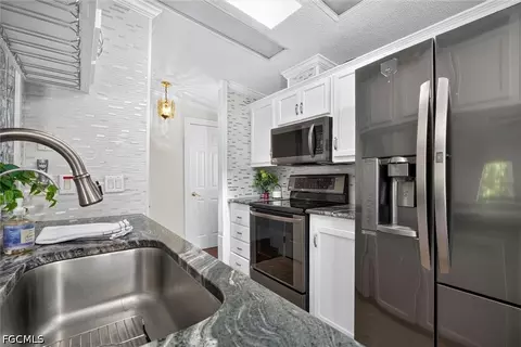 Kitchen - 10753 Yellow Rail Cir, Estero, FL 33928 photo 2 of 3