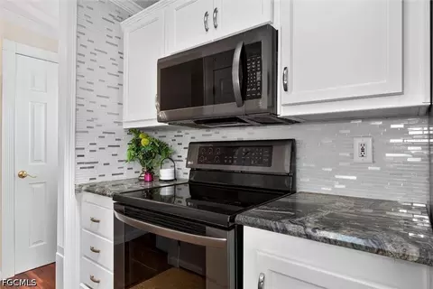 Kitchen - 10753 Yellow Rail Cir, Estero, FL 33928 photo 3 of 3