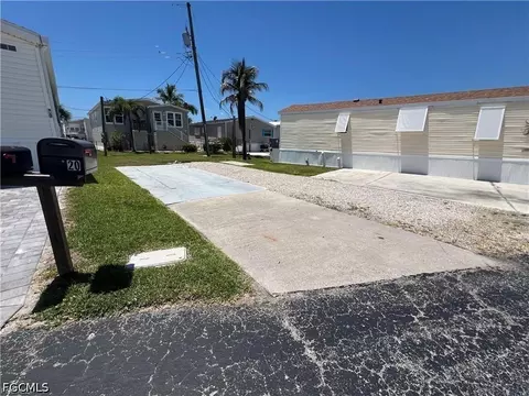 20 Helen Ln, Fort Myers Beach, FL 33931
