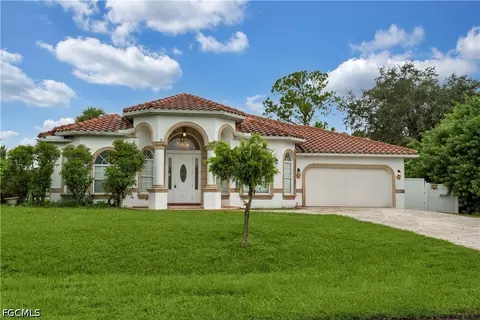 3705 Kilarney St, Fort Myers, FL 33905
