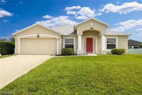 923 NE 9th Ter, Cape Coral, FL 33909