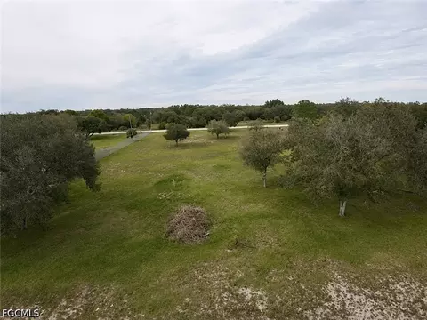 155 N Datil St, Clewiston, FL 33440 photo 2