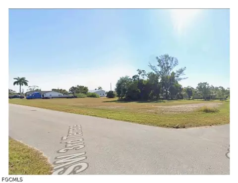 720 SW 3rd Ter, Cape Coral, FL 33991