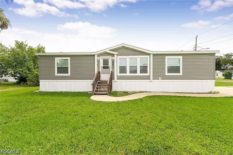 2471 Brownell Ct, North Fort Myers, FL 33917