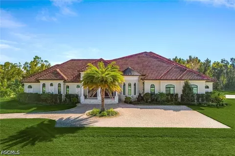 8250 Penzance Blvd, Fort Myers, FL 33912