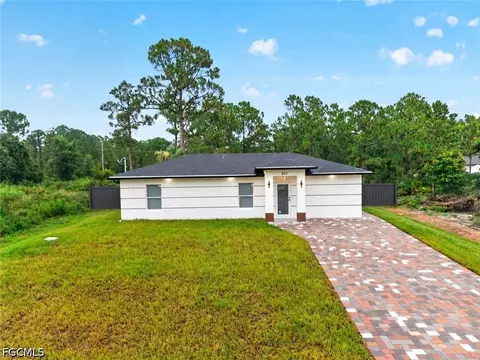 851 Calumet St E, Lehigh Acres, FL 33974
