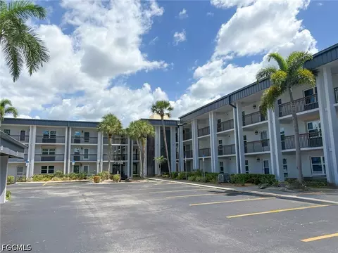 1740 Pine Valley Dr #115, Fort Myers, FL 33907