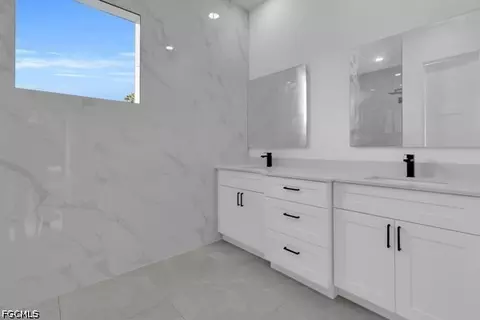 Bath - 2204 E 7th St, Lehigh Acres, FL 33936 photo 1 of 2