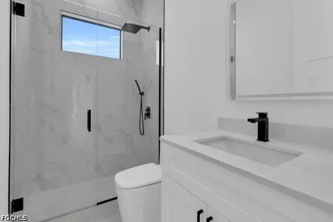 Bath - 2204 E 7th St, Lehigh Acres, FL 33936 photo 2 of 2