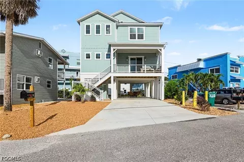 224 Fairweather Ln, Fort Myers Beach, FL 33931