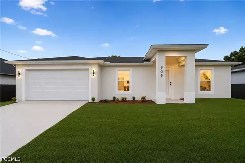 909 Grant Blvd, Lehigh Acres, FL 33974