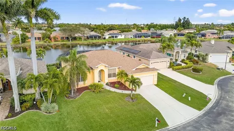 8912 Wellington Lakes Ct, Fort Myers, FL 33908