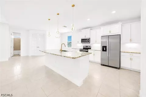 838 NW 2nd St, Cape Coral, FL 33993