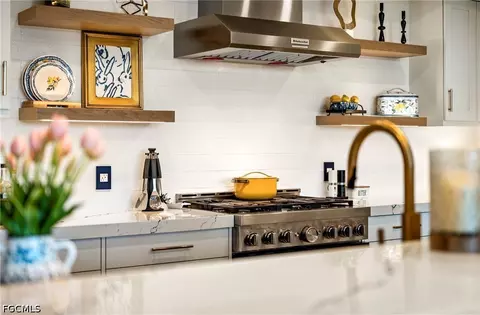 Kitchen - 1125 Central Ave #560, Naples, FL 34102 photo 5 of 7