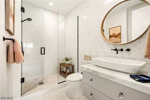 Bath - 1125 Central Ave #560, Naples, FL 34102 photo 6 of 8