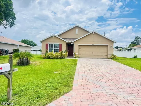 3815 SW 11th Pl, Cape Coral, FL 33914